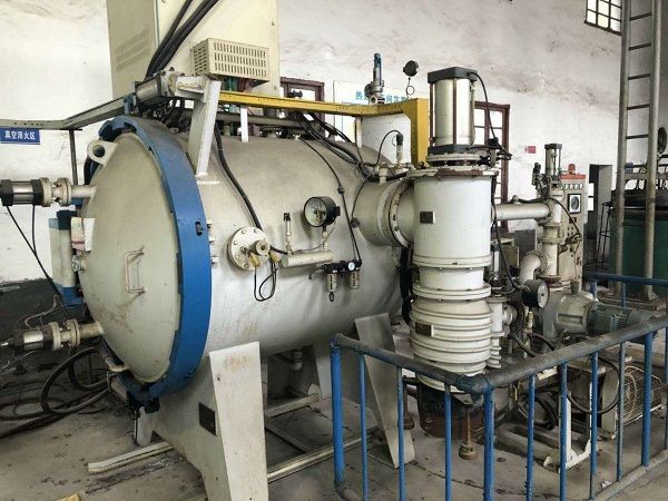 二手真空炉出售